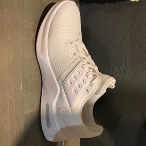 2022 white Nike Airmax